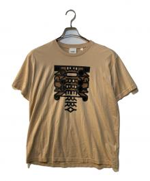 BURBERRY（バーバリー）の古着「RUBBER MOTIF LOGO PRINT TEE」｜ベージュ