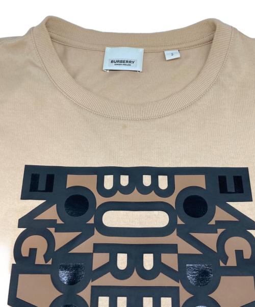 BURBERRY（バーバリー）BURBERRY (バーバリー) RUBBER MOTIF LOGO PRINT TEE ベージュ サイズ:Sの古着・服飾アイテム