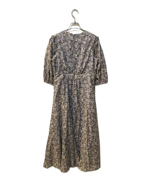 La boutique BonBon（ラブティックボンボン）La boutique BonBon (ラブティックボンボン) 小花プリントスリットショルダーワンピース ベージュ サイズ:38の古着・服飾アイテム