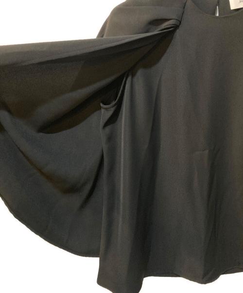 Mila Owen（ミラオーウェン）Mila Owen (ミラオーウェン) コサージュブラウステーパードパンツセット ブラック 未使用品の古着・服飾アイテム