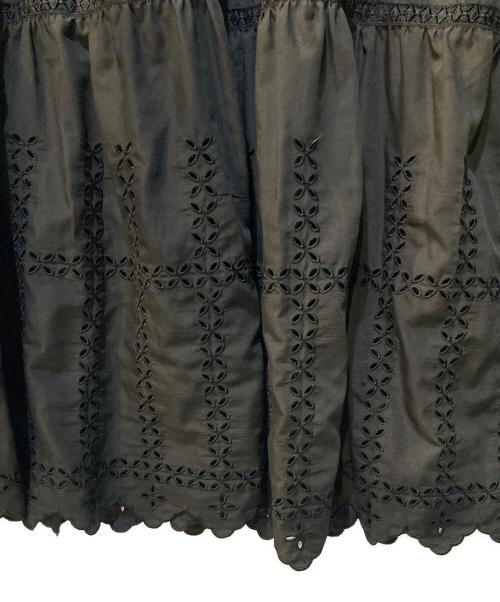 furfur（ファーファー）furfur (ファーファー) スカラ刺繍ワンピース ブラック サイズ:Free 未使用品の古着・服飾アイテム
