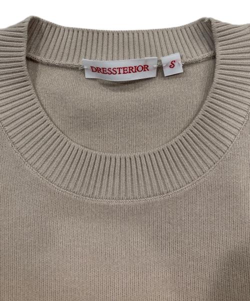 DRESSTERIOR（ドレステリア）DRESSTERIOR (ドレステリア) コットンスムース ショルダーラインクルーネック ベージュ サイズ:Sの古着・服飾アイテム