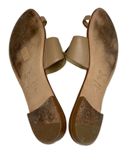 GIUSEPPE ZANOTTI（ジュゼッペザノッティ）GIUSEPPE ZANOTTI (ジュゼッペザノッティ) サンダル ベージュ サイズ:37の古着・服飾アイテム