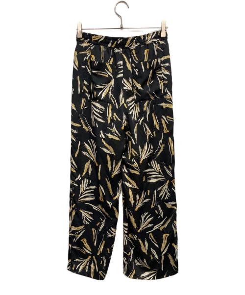 23区（ニジュウサンク）23区 (ニジュウサンク) スリークボタニカルプリント ドロスト パンツ ブラック サイズ:38の古着・服飾アイテム