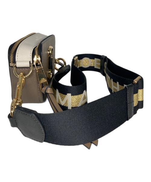 MARC JACOBS（マークジェイコブズ）MARC JACOBS (マークジェイコブズ) スナップショット ショルダーバッグ ベージュの古着・服飾アイテム