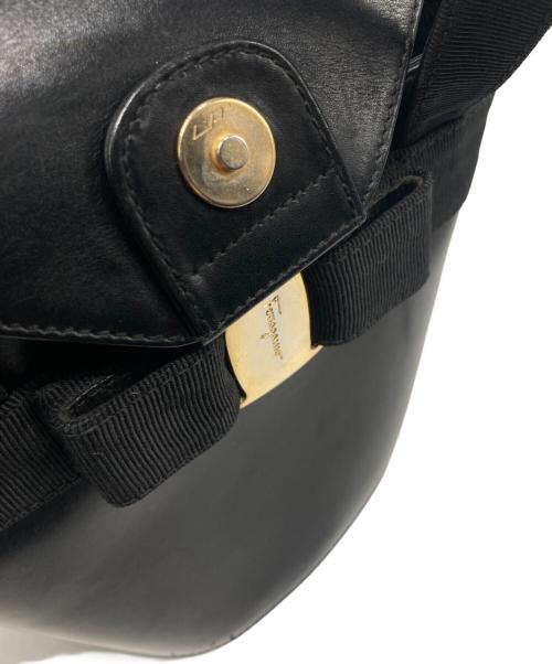 Salvatore Ferragamo（サルヴァトーレ フェラガモ）Salvatore Ferragamo (サルヴァトーレ フェラガモ) ヴァラ ハンドバッグ ブラックの古着・服飾アイテム