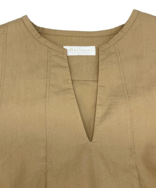 BALLSEY（ボールジィ）BALLSEY (ボールジィ) プロセスド コットン ショルダー タック ブラウス ベージュ サイズ:36の古着・服飾アイテム
