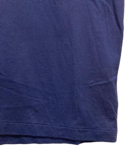 PLAY COMME des GARCONS（プレイコムデギャルソン）PLAY COMME des GARCONS (プレイコムデギャルソン) Printed Heart White T-Shirt With Red Emblem Navy ネイビー サイズ:XLの古着・服飾アイテム