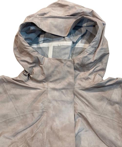 LULULEMON（ルルレモン）LULULEMON (ルルレモン) RAIN CHASER JACKET ベージュ サイズ:4 未使用品の古着・服飾アイテム