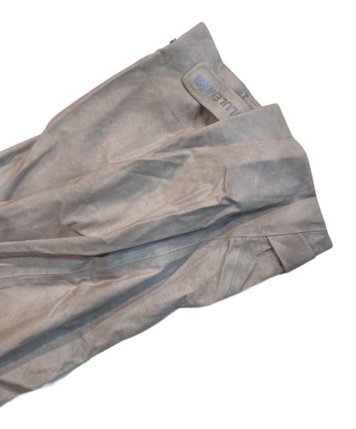 LULULEMON（ルルレモン）LULULEMON (ルルレモン) RAIN CHASER JACKET ベージュ サイズ:4 未使用品の古着・服飾アイテム