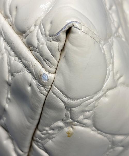 MIU MIU（ミュウミュウ）MIU MIU (ミュウミュウ) エナメルチェーンバッグ ベージュ サイズ:サイズ詳細参照の古着・服飾アイテム