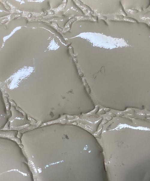 MIU MIU（ミュウミュウ）MIU MIU (ミュウミュウ) エナメルチェーンバッグ ベージュ サイズ:サイズ詳細参照の古着・服飾アイテム