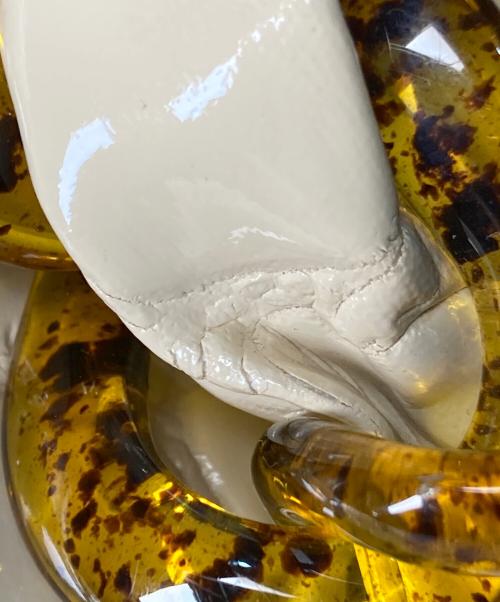 MIU MIU（ミュウミュウ）MIU MIU (ミュウミュウ) エナメルチェーンバッグ ベージュ サイズ:サイズ詳細参照の古着・服飾アイテム