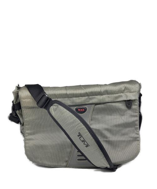 TUMI（トゥミ）TUMI (トゥミ) ショルダーバッグ グレーの古着・服飾アイテム