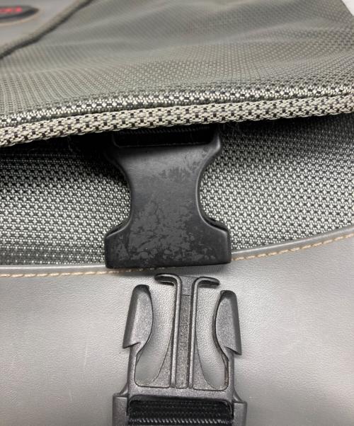 TUMI（トゥミ）TUMI (トゥミ) ショルダーバッグ グレーの古着・服飾アイテム
