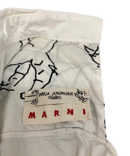 MARNI（マルニ）MARNI (マルニ) MARIA MAGDALENA SUAREZ (マリアマグダレナスアレス) プリントノースリーブシャツ ホワイト サイズ:Mの古着・服飾アイテム