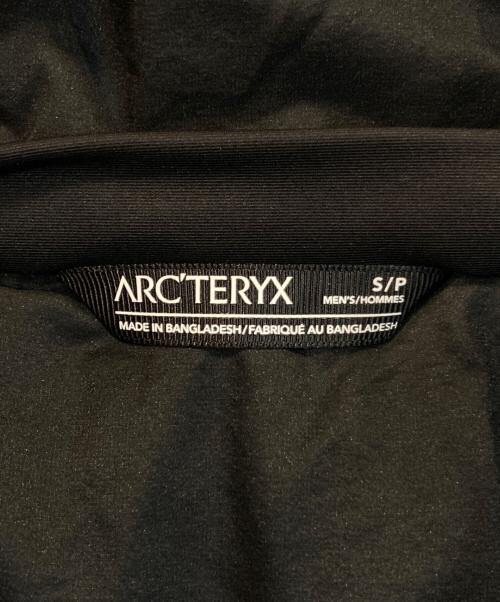 ARC'TERYX（アークテリクス）ARC'TERYX (アークテリクス) ATOM AR HOODY ブラック サイズ:Sの古着・服飾アイテム