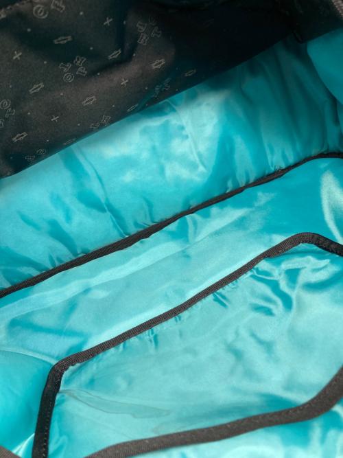 POTR（ピー・オー・ティー・アール）POTR (ピー・オー・ティー・アール) MONOGRAM 2WAY BOSTON BAG ブラックの古着・服飾アイテム