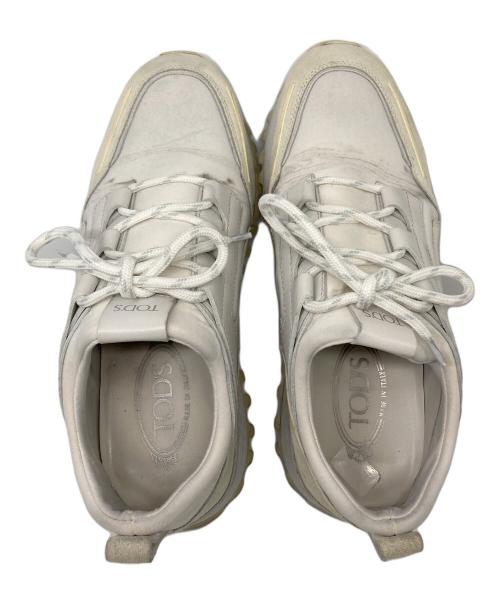 TOD'S（トッズ）TOD'S (トッズ) ローカットスニーカー ホワイト サイズ:6の古着・服飾アイテム