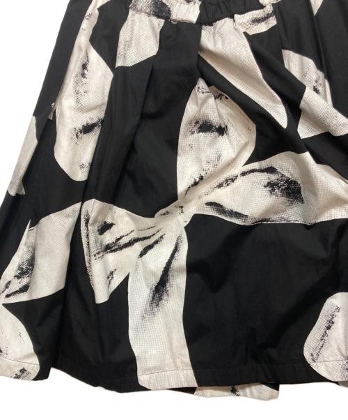 COMME des GARCONS（コムデギャルソン）COMME des GARCONS (コムデギャルソン) リボン柄 オーバーシルエットドローストリング スカート ブラック サイズ:Mの古着・服飾アイテム