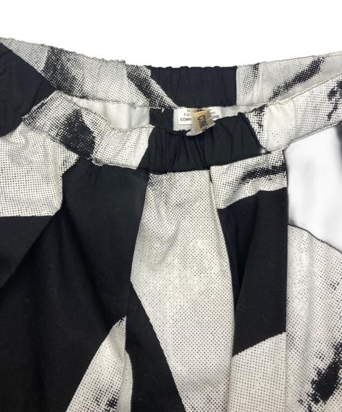 COMME des GARCONS（コムデギャルソン）COMME des GARCONS (コムデギャルソン) リボン柄 オーバーシルエットドローストリング スカート ブラック サイズ:Mの古着・服飾アイテム