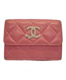 CHANEL（シャネル）の古着「スターココマーク マトラッセコンパクトウォレット」｜ピンク