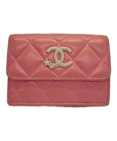 CHANEL（シャネル）CHANEL (シャネル) スターココマーク マトラッセコンパクトウォレット ピンクの古着・服飾アイテム