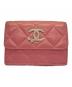 CHANEL（シャネル）の古着「スターココマーク マトラッセコンパクトウォレット」｜ピンク