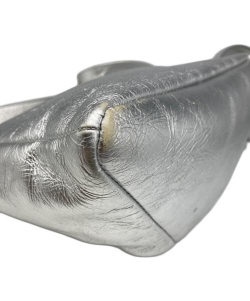 MM6 Maison Margiela（エムエムシックスメゾンマルジェラ）MM6 Maison Margiela (エムエムシックスメゾンマルジェラ) ショルダー バッグ シルバー サイズ:サイズ詳細参照の古着・服飾アイテム