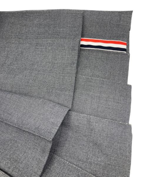 THOM BROWNE. NEW YORK（トムブラウン ニューヨーク）THOM BROWNE. NEW YORK (トムブラウン ニューヨーク) ドロップ バック レディースウール プリーツスカート グレー サイズ:40の古着・服飾アイテム