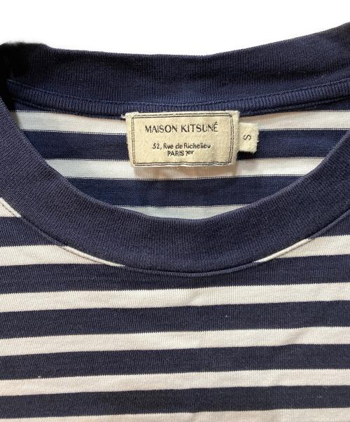 maison kitsune（メゾンキツネ）maison kitsune (メゾンキツネ) TRICOLOR FOX PATCH CLASSIC MARIN TEE-SHIRT ホワイト×ネイビー サイズ:Ｓの古着・服飾アイテム