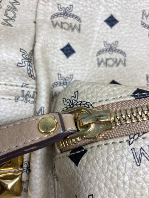 MCM（エムシーエム）MCM (エムシーエム) スタッズバクパック ベージュの古着・服飾アイテム