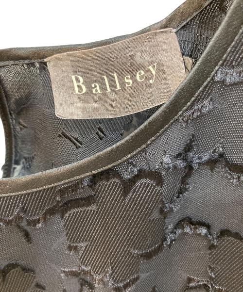 BALLSEY（ボールジィ）BALLSEY (ボールジィ) マーガレットカットジャカード ウエストギャザーブラウス ブラック サイズ:36の古着・服飾アイテム