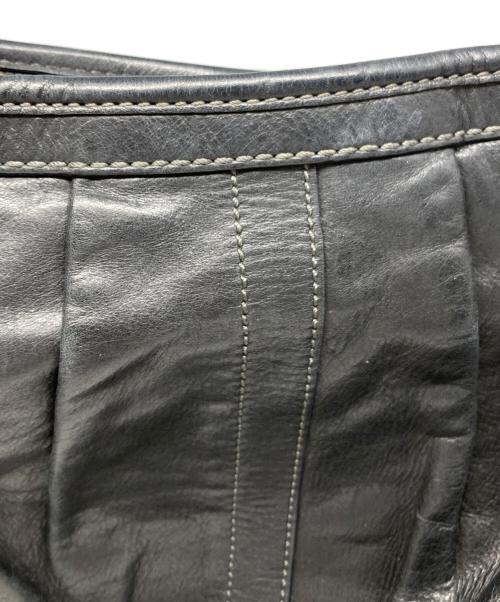 COACH（コーチ）COACH (コーチ) エルゴレザープリーテッドホーボー. ショルダーバッグ ブラックの古着・服飾アイテム