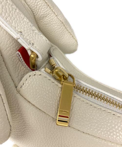 Thom Browne（トムブラウン）Thom Browne (トムブラウン) Hector レザーショルダーバッグ ホワイトの古着・服飾アイテム