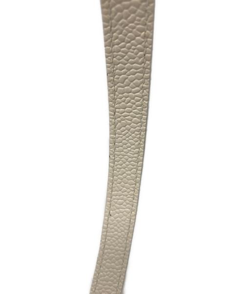 Thom Browne（トムブラウン）Thom Browne (トムブラウン) Hector レザーショルダーバッグ ホワイトの古着・服飾アイテム