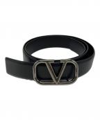 VALENTINO GARAVANIヴァレンティノ・ガラヴァーニ）の古着「Vロゴバックル レザーベルト」｜ブラック