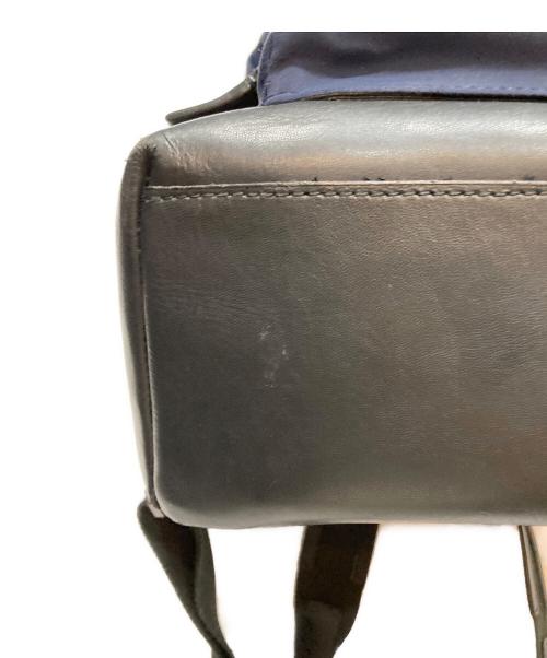 TUMI（トゥミ）TUMI (トゥミ) HARRISON Oak Roll Top Backpack ネイビーの古着・服飾アイテム