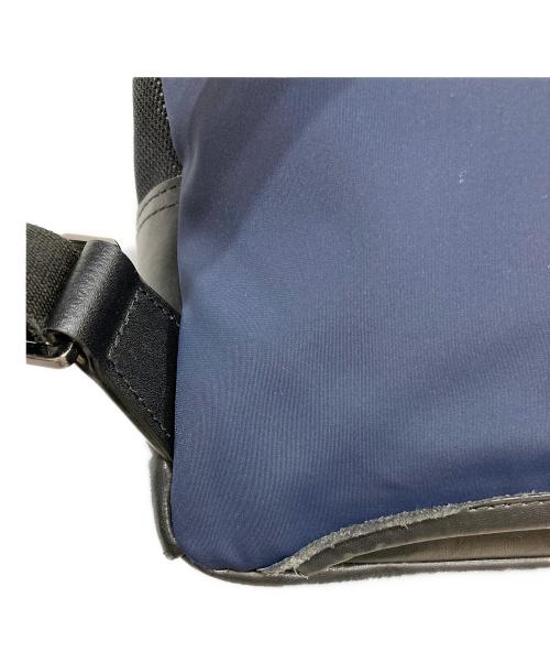 TUMI（トゥミ）TUMI (トゥミ) HARRISON Oak Roll Top Backpack ネイビーの古着・服飾アイテム