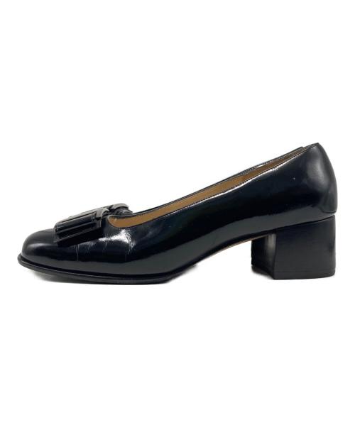 Salvatore Ferragamo（サルヴァトーレ フェラガモ）Salvatore Ferragamo (サルヴァトーレ フェラガモ) ヴァラリボンパンプス ブラック サイズ:6の古着・服飾アイテム