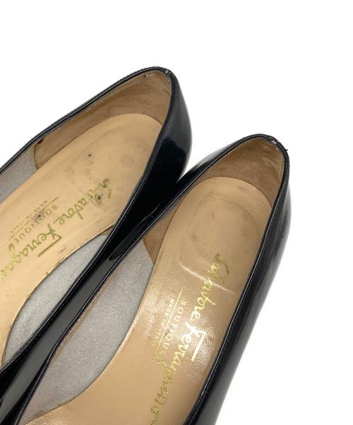 Salvatore Ferragamo（サルヴァトーレ フェラガモ）Salvatore Ferragamo (サルヴァトーレ フェラガモ) ヴァラリボンパンプス ブラック サイズ:6の古着・服飾アイテム