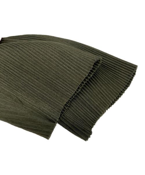 ISSEY MIYAKE FETE（イッセイミヤケフェット）ISSEY MIYAKE FETE (イッセイミヤケフェット) プリーツカットソー グリーン サイズ:2の古着・服飾アイテム