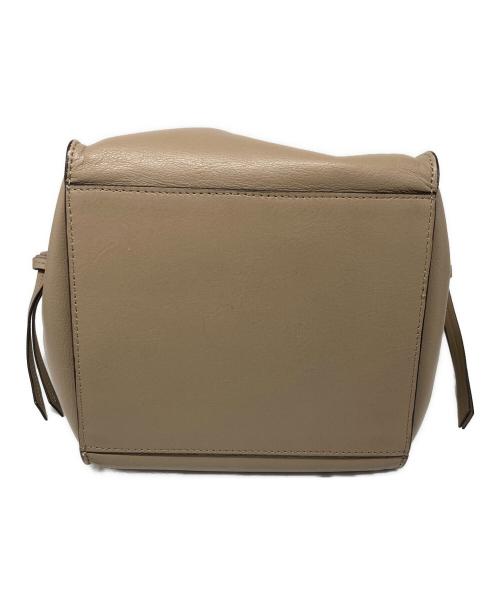 J&M DAVIDSON（ジェイ＆エム デヴィッドソン）J&M DAVIDSON (ジェイ＆エム デヴィッドソン) BELLE MINI スタッズバッグ ベージュ サイズ:サイズ詳細参照の古着・服飾アイテム