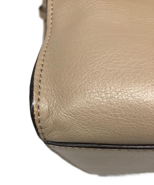 J&M DAVIDSON（ジェイ＆エム デヴィッドソン）J&M DAVIDSON (ジェイ＆エム デヴィッドソン) BELLE MINI スタッズバッグ ベージュ サイズ:サイズ詳細参照の古着・服飾アイテム