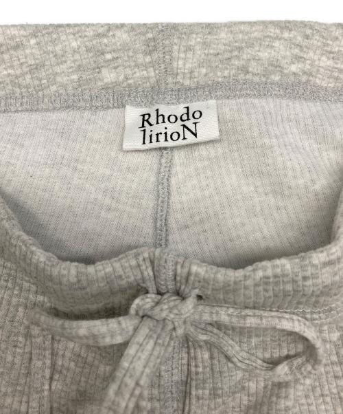 rhodo lirion（ロドリリオン）rhodo lirion (ロドリリオン) リブフリルパンツ グレーの古着・服飾アイテム