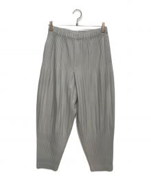 HOMME PLISSE ISSEY MIYAKE（オム プリッセ イッセイ ミヤケ）の古着「プリーツパンツ」｜グレー