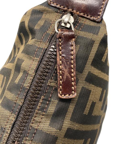 FENDI（フェンディ）FENDI (フェンディ) ズッカ柄ポーチ ブラウンの古着・服飾アイテム