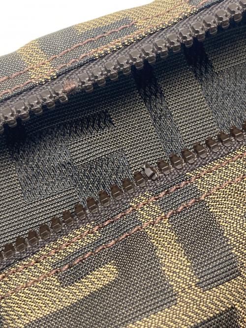 FENDI（フェンディ）FENDI (フェンディ) ズッカ柄ポーチ ブラウンの古着・服飾アイテム