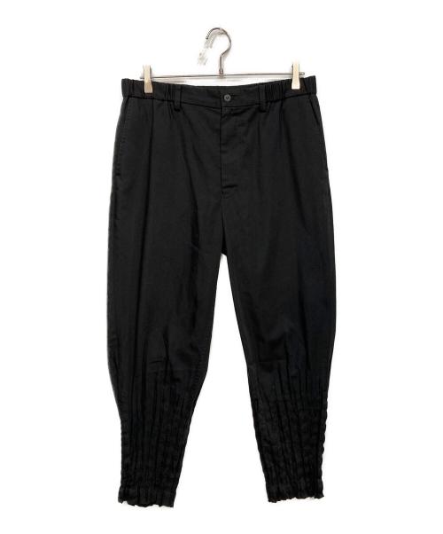 ISSEY MIYAKE（イッセイミヤケ）ISSEY MIYAKE (イッセイミヤケ) 裾プリーツパンツ ブラック サイズ:3の古着・服飾アイテム