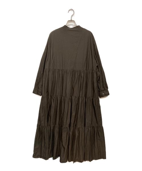 Gymphlex（ジムフレックス）Gymphlex (ジムフレックス) バンドカラーティアードワンピース ブラウン サイズ:14の古着・服飾アイテム